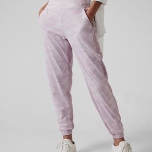 NWT Athleta Brooklyn Lined Camo Jogger